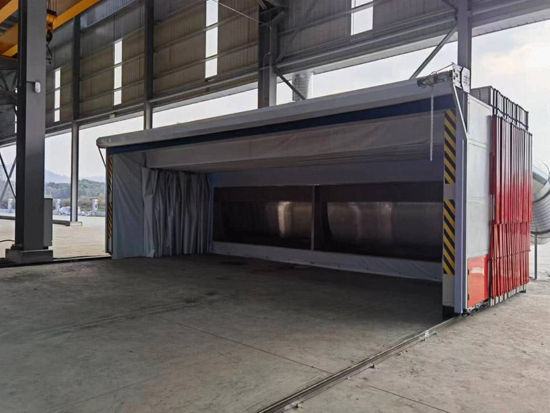 移动伸缩喷漆房