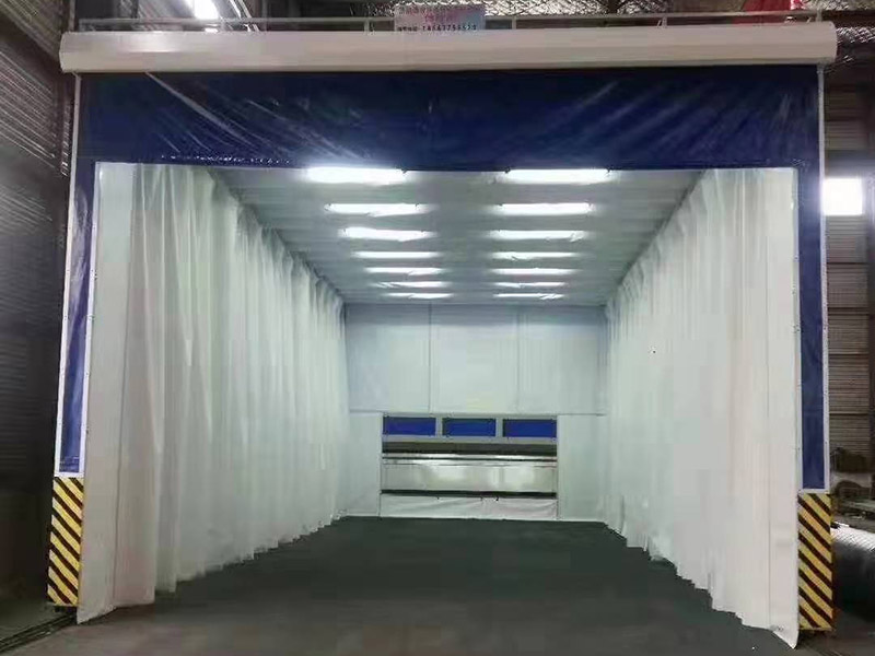 移动伸缩喷漆房